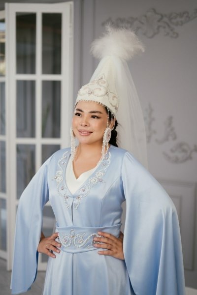 Голубой камзол и платье на узату напрокат в Алматы