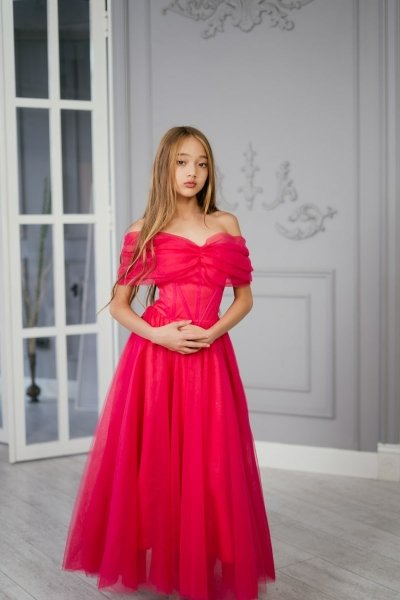 Ярко-розовое детское платье в стиле Барби напрокат в Алматы