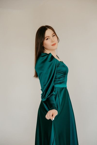 Зеленое платье для подружки невесты напрокат в Алматы