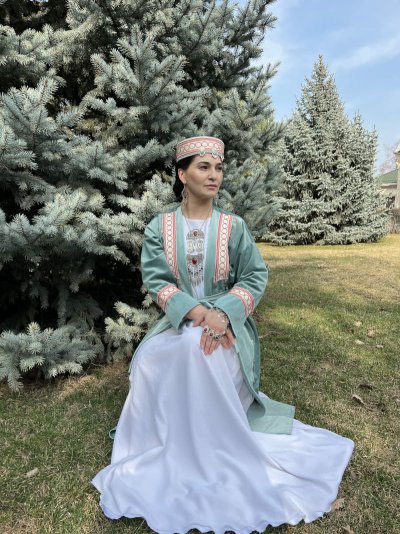 Бирюзовый женский национальный этно-комплект напрокат в Алматы