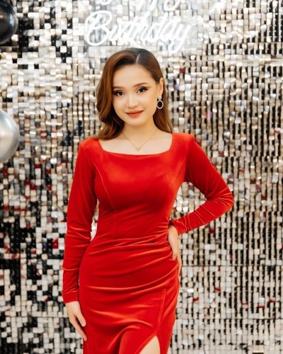 Красное длинное платье с разрезом на прокат в Алматы