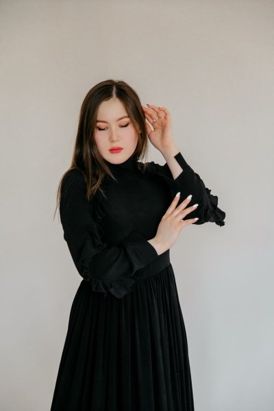 Черное длинное платье напрокат в Алматы