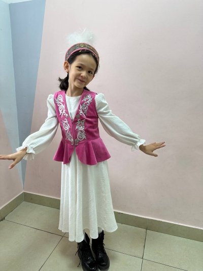 Детский розовый национальный этно костюм на девочку 8-9 лет напрокат в Алматы