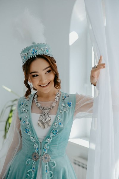 Голубое платье на узату на прокат (комплект) в Алматы